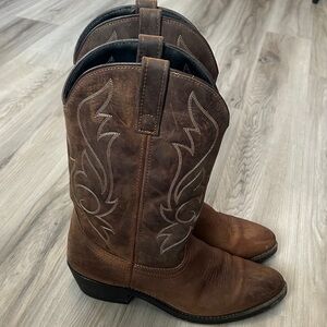 masterson Classic Brown embroidered Western square rounded toe Cowboy Boots